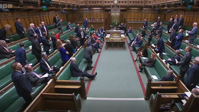 استفاده از پایگاه‌های سابق نظامی برای اسکان مهاجران در مجلس عوام بریتانیا مطرح شده است