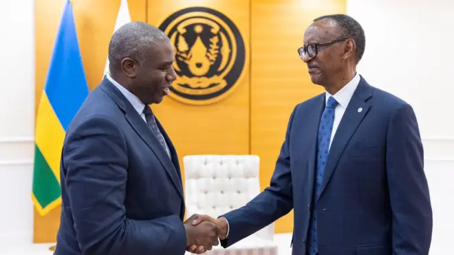 Mu kwezi kwa Gashyantare Minisitiri David Lammy (ibumoso) w'Ubwongereza yagiye mu Rwanda kuganira na Perezida Paul Kagame n'i Kinshasa kuganira na Félix Tshisekedi