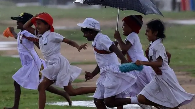 ශ්රී ලංකාවේ පාසල් දරුවෝ