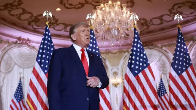 သမ္မတအဖြစ်ပြန်လည် ယှဉ်ပြိုင်မယ်လို့ ဒေါ်နယ်ထရမ့်က နိုဝင်ဘာလ ၁၅ ရက်မှာ ထုတ်ဖော်ကြေညာ