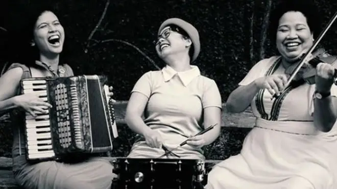 "Yang kita ingin angkat adalah 'bahagia itu sebenarnya sederhana'," kata Yasintha Pattiasina, pemain biola Nonaria.