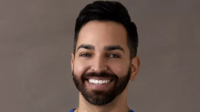  Dr Muneeb Shah, TikTok'ta Derm Doctor kullanıcı adıyla tavsiyeler veriyor