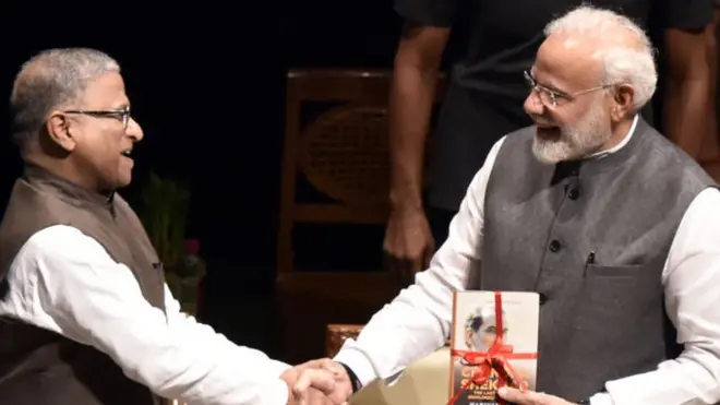 हरिवंश और नरेंद्र मोदी