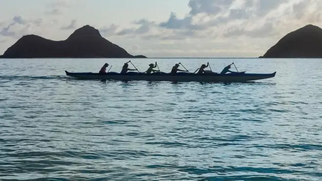 Sakinlər, bizneslər, dövlət rəsmiləri və hətta qonaqlar belə, Aloha Ruhuna uyğun hərəkət etməyə məcburdur