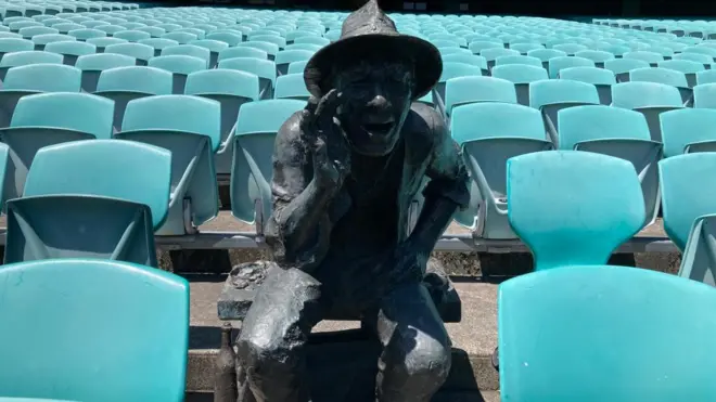 دھاتی مجسمے، کرکٹ