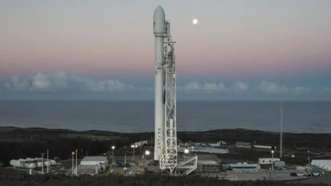 يحمل الصاروخ فالكون9 معدات اتصالات متطورة لتشغيل شبكة شركة إيراديوم