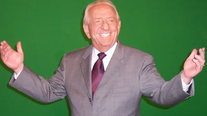 John Coleman fue uno de los pioneros en el uso de la pantalla verde sobre la cual se proyectaban los mapas con el pronóstico del clima en televisión. (Foto: Wikipedia/Dominio público).