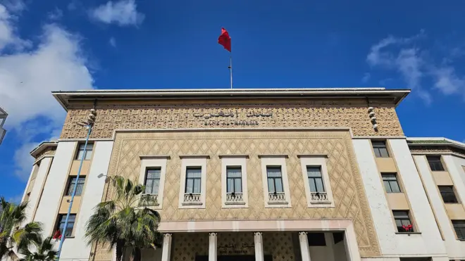 مبنى بنك المغرب في شوارع الدار البيضاء
