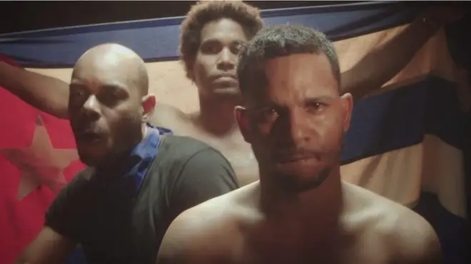 Castillo, primero en la foto, fue el protagonista de la parte del video filmada en La Habana.