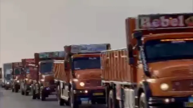 رانندگان در ۱۲۵ شهر به اعتصاب سراسری کامیونداران پیوستند