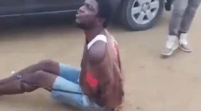 Oge onye a na-enyo enyo nọdụrụ ala tupu onye uweoji ahụ agbagbu ya
