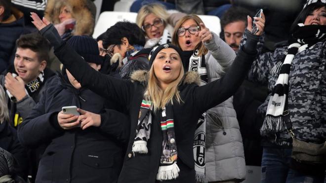 Juventus taraftarı bir kadın