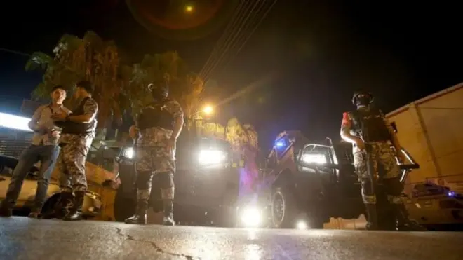 انتشرت القوات الأمنية الأردنية في محيط المنطقة بعد الحادث