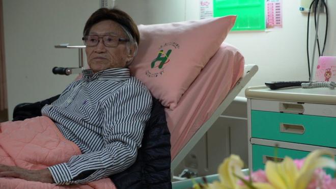 傅达仁在医院接受止痛的安宁缓和治疗。