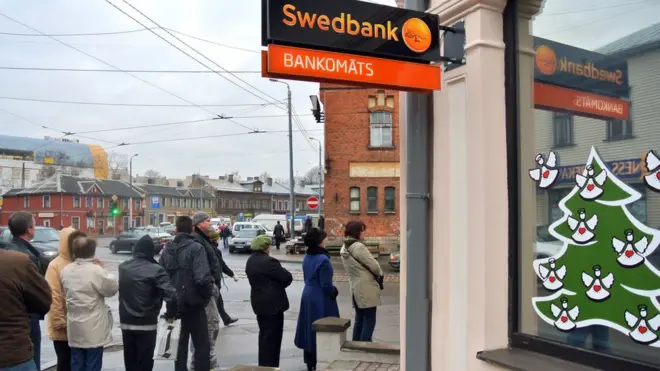 Крупнейший банк Латвии Swedbank недавно оштрафован на 1,3 миллиона евро за недостаточный контроль над транзакциями