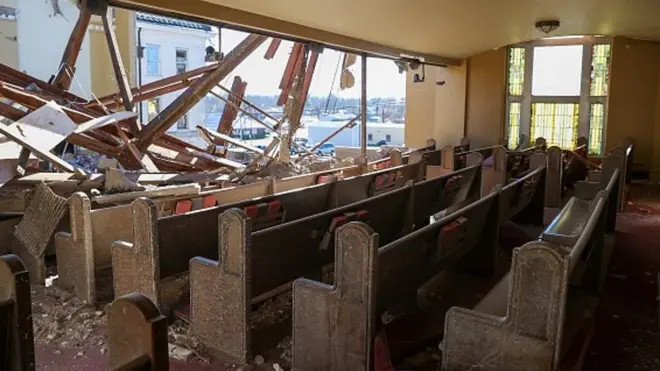 تدمير كنيسة عمرها 100 عام في ثوان