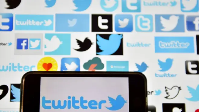 صورة لعلامة تويتر