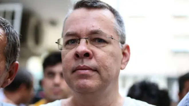 Brunson llevaba más de 20 años viviendo en Turquía, donde había solicitado un permiso de residencia permanente.