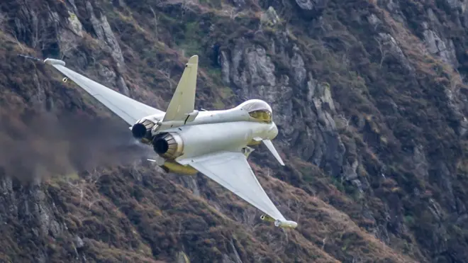 В RUSI считают, что низковысотные миссии снижают эффективность Typhoon, хотя в КВВС их пилоты обучались "бреющим" полетам