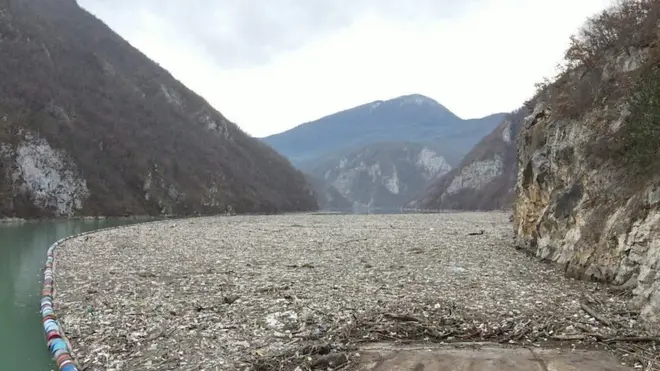 Otpad na Drini kod Višegrada