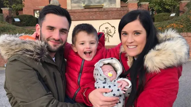 Jake Olmer, un británico de 29 años y padre de dos hijos, fue uno de los que se sometió a la exitosa terapia. (Foto: cortesía de Jake Olmer)