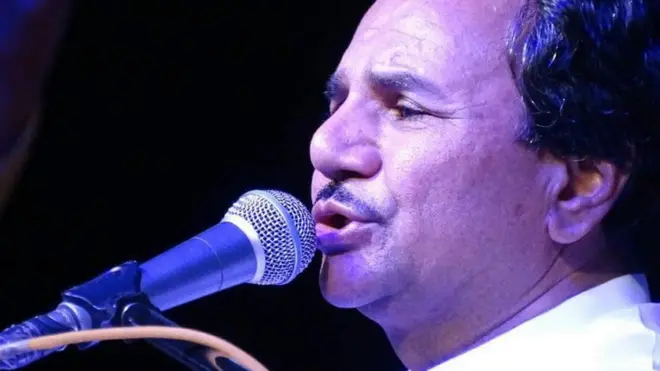 હેમંત ચૌહાણે અત્યાર સુધીમાં લગભગ 7000 ગીતોમાં સ્વર આપ્યો છે.