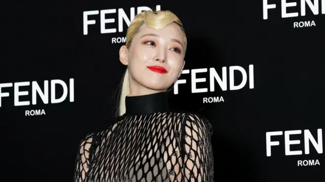 Sulli, yang bernama asli Choi Jin-ri, memasuki dunia hiburan Korsel pada 2005 saat masih berusia 11 tahun.