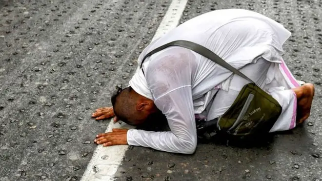 సాష్టాంగ నమస్కారం