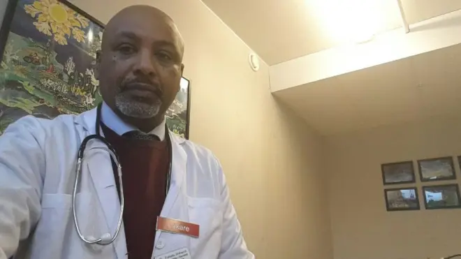 Dr. Faqaadu Kabbada wayita hojii irra jiran