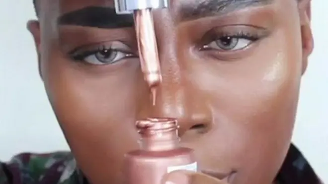 အမျိုးသား မိတ်ကပ်နဲ့ အလှအပ ဘလောဂ်ဂါ