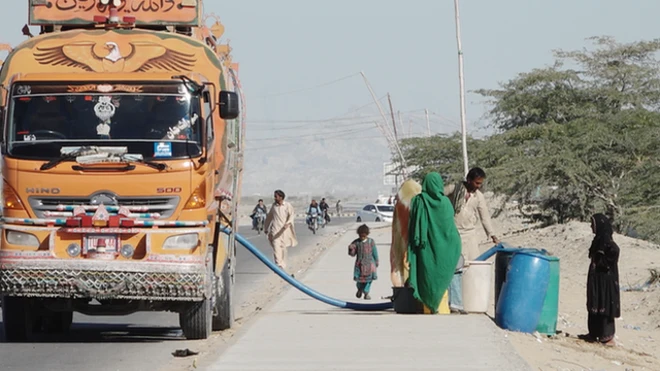 اس وقت 413 ٹینکرز دشت اور گوادر کے درمیان پانی کی ترسیل کرتے ہیں