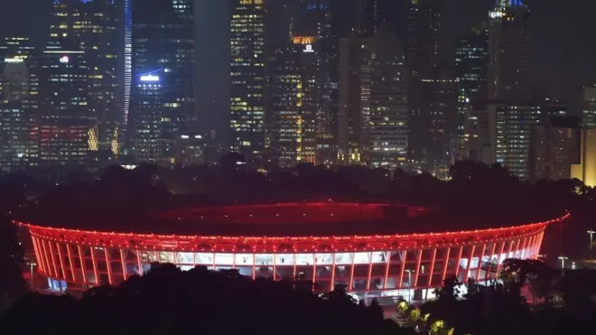 Gelora Bung Karno Jakarta kembali menjadi tempat terjadinya kekerasan dalam pertandingan Persija melawan Bali United hari Minggu (18/02).