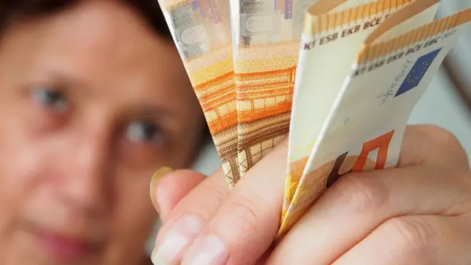 પ્રતીકાત્મક તસવીર