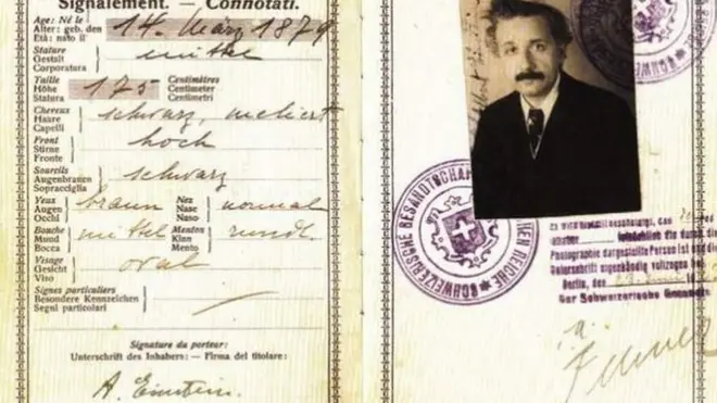 Este pasaporte le perteneció a Albert Einstein y fue emitido en 1923 por el gobierno suizo.