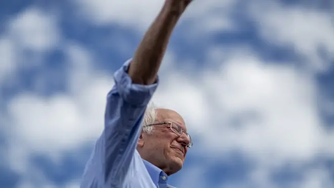 Сандерс на митинге в Калифорнии