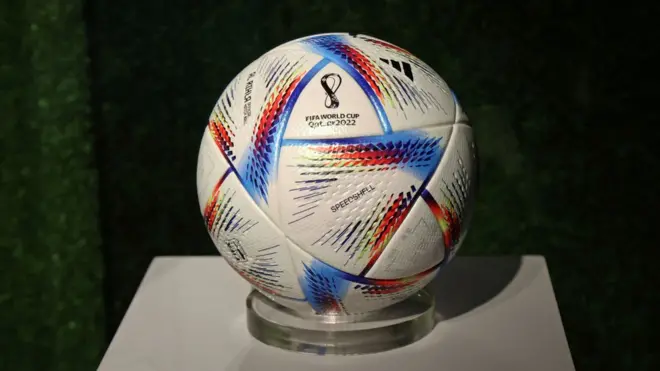 يأتي تنظيم قطر لكأس العالم 2022 وسط تقارير تدين انتهاكها لحقوق العمالة المهاجرة