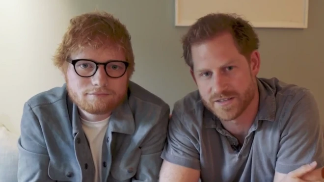 El Príncipe Harry y Ed Sheeran comparten una característica física que provoca el bullying en Reino Unido