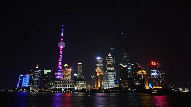 上海、苏州、杭州、无锡、南通、宁波、南京和常州一个城市的产出就超过世界上一些国家全国的产出。
