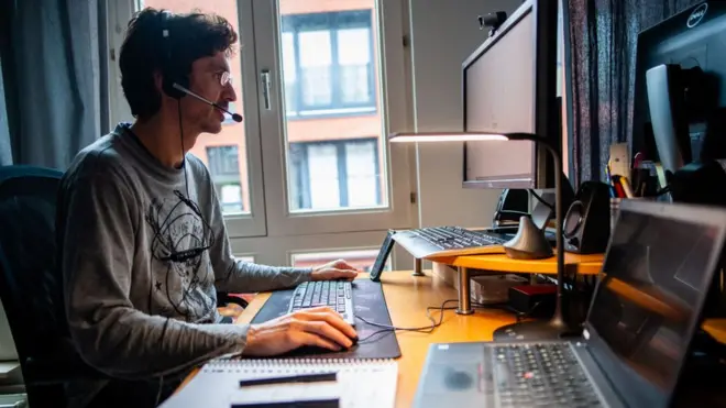 Saat pola kerja jarak jauh diterapkan banyak perusahaan di dunia akibat Covid-19, sebagian pekerja merasa kehilangan produktivitas.