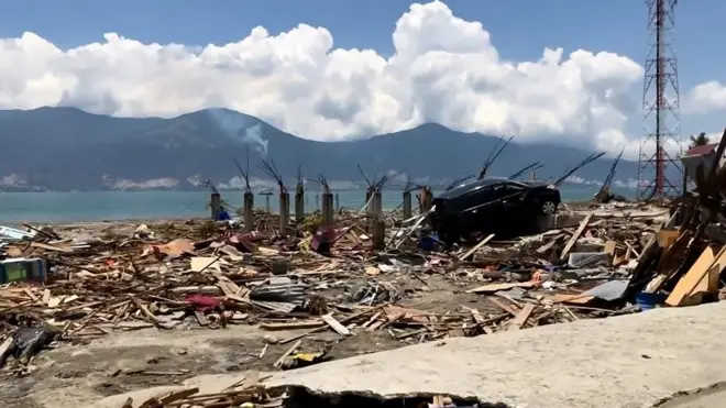 Землятресение в Индонезии имело разрушительные последствия.