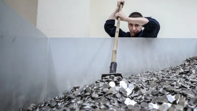 ЦБ хочет забрать у населения лишнюю мелочь