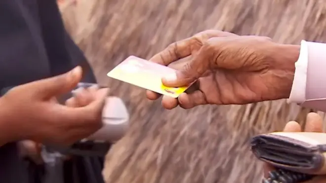 ماذا يحدث عندما تقدم المساعدات على شكل أموال نقدية؟