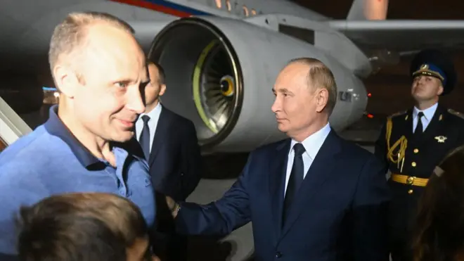 Povratak ruskih zarobljenika i ruski predsednik Vladimir Putin