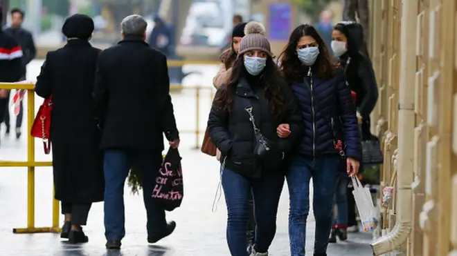 Üzü maskalı şəxslər