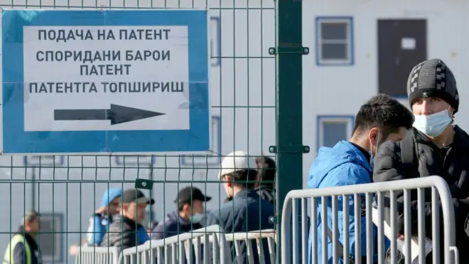 мигранты в очереди на получение патента