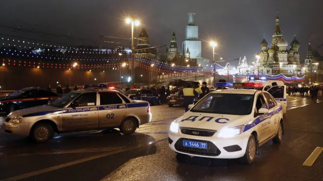 Первая машина полиции приехала на место преступления всего через пять минут после звонка Сергея Будникова на номер экстренной помощи 112