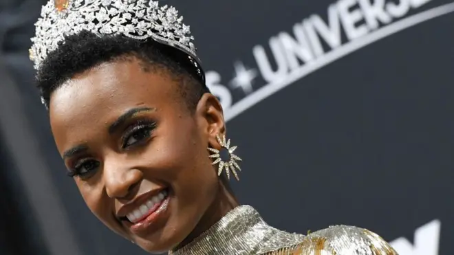 La Sud-Africaine Zozibini Tunzi, couronnée Miss univers 2019.