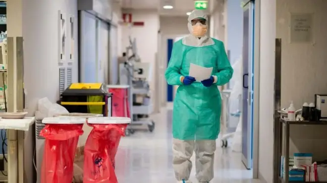 چارواکي وايي د کورونا وېروس د مثبتو پېښو په کمېدو سره د روغتیايي کارکوونکو شمېر هم کموي