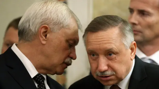 Полтавченко (слева) сдал пост подпреду президента в Северо-Западном округе Беглову (справа)