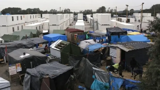 فرانسه گفته است که اردوگاه 'جنگل' باید تا پایان سال بسته شود.